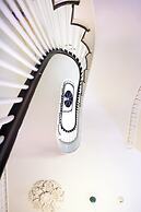 Maverick Suites at 40 Temple St