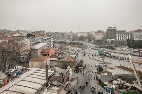 Lavin Hotel & Suites