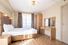 Lavin Hotel & Suites