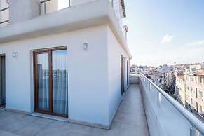 Lavin Hotel & Suites