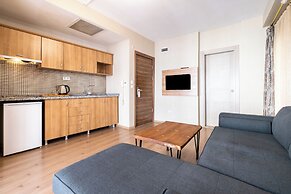 Lavin Hotel & Suites