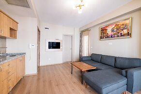 Lavin Hotel & Suites