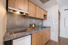 Lavin Hotel & Suites