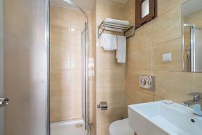 Lavin Hotel & Suites