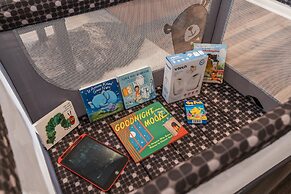 East Passyunk Trendy Apartment