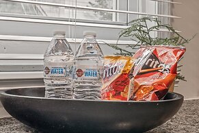 East Passyunk Trendy Apartment