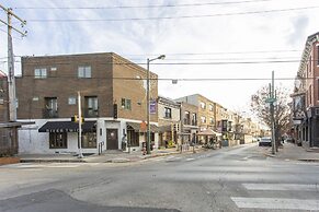East Passyunk Trendy Apartment