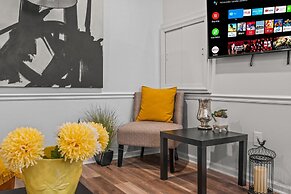 East Passyunk Trendy Apartment