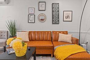 East Passyunk Trendy Apartment