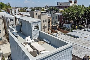 Trendy Fairmount Gem Roof Deck