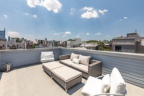 Trendy Fairmount Gem Roof Deck