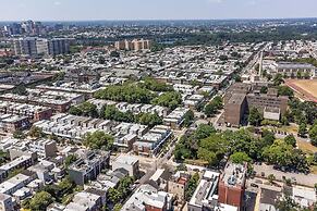 Trendy Fairmount Gem Roof Deck