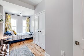 Trendy Fairmount Gem Roof Deck