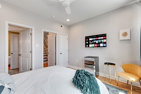 Trendy Fairmount Gem Roof Deck