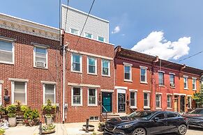 Trendy Fairmount Gem Roof Deck
