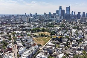 Trendy Fairmount Gem Roof Deck