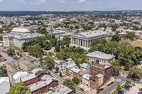 Trendy Fairmount Gem Roof Deck