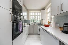 Charming 2BD Garden House - Hammersmith