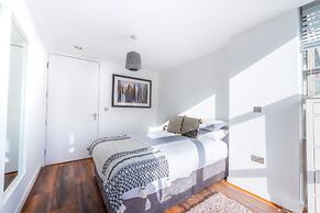 City Centre Gem, Free Parking,private Balcony 2bed