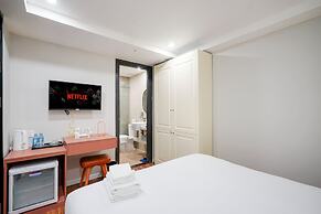 Sazi Hotel - Bui Thi Xuan