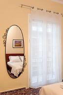 Metropolis Apartment