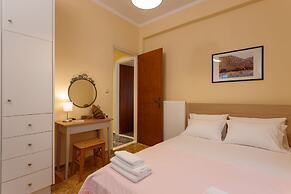 Metropolis Apartment