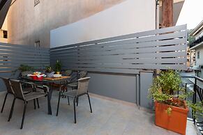 Metropolis Apartment