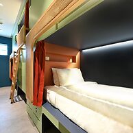 Dream Chaser Boutique Capsule Hotel