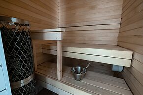 2ndhomes Luminous 2BR Loft House w Sauna