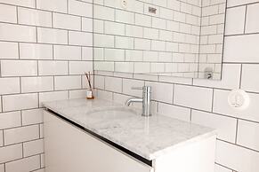 2ndhomes Luminous 2BR Loft House w Sauna