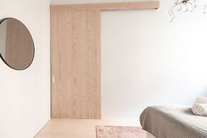 2ndhomes Luminous 2BR Loft House w Sauna