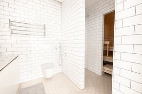 2ndhomes Luminous 2BR Loft House w Sauna