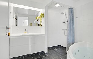 Nice Apartment in Ebeltoft With 2 Bedrooms, Sauna and Wifi
