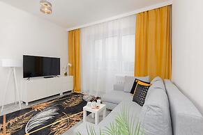 Warsaw Mickiewicza Apartment by Renters