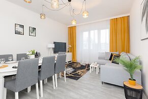 Warsaw Mickiewicza Apartment by Renters