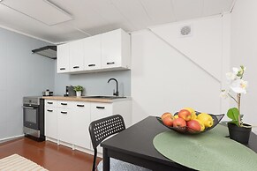 Warsaw Mickiewicza Apartment by Renters