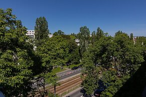 Warsaw Mickiewicza Apartment by Renters