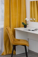 Warsaw Mickiewicza Apartment by Renters