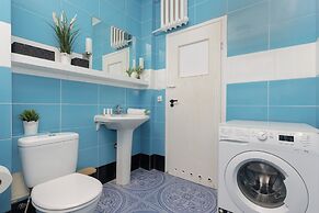 Warsaw Mickiewicza Apartment by Renters