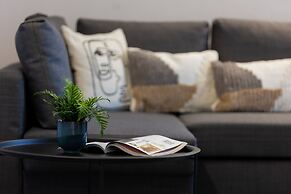 Warsaw Mickiewicza Apartment by Renters