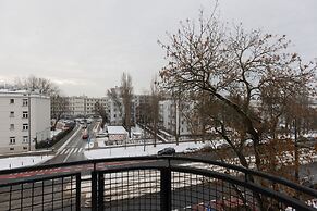 Warsaw Mickiewicza Apartment by Renters