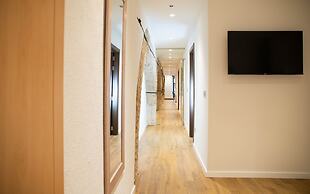 nQn Aparts & Suites Sevilla