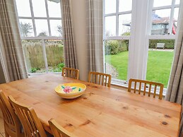 Armstrong Cottages No2