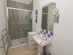 Armstrong Cottages No2