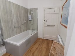 Armstrong Cottages No2