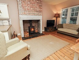 Armstrong Cottages No6