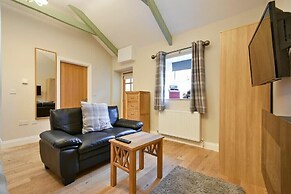 Avocet Cottage - Lucker Steadings