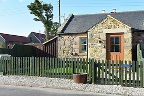 Avocet Cottage - Lucker Steadings