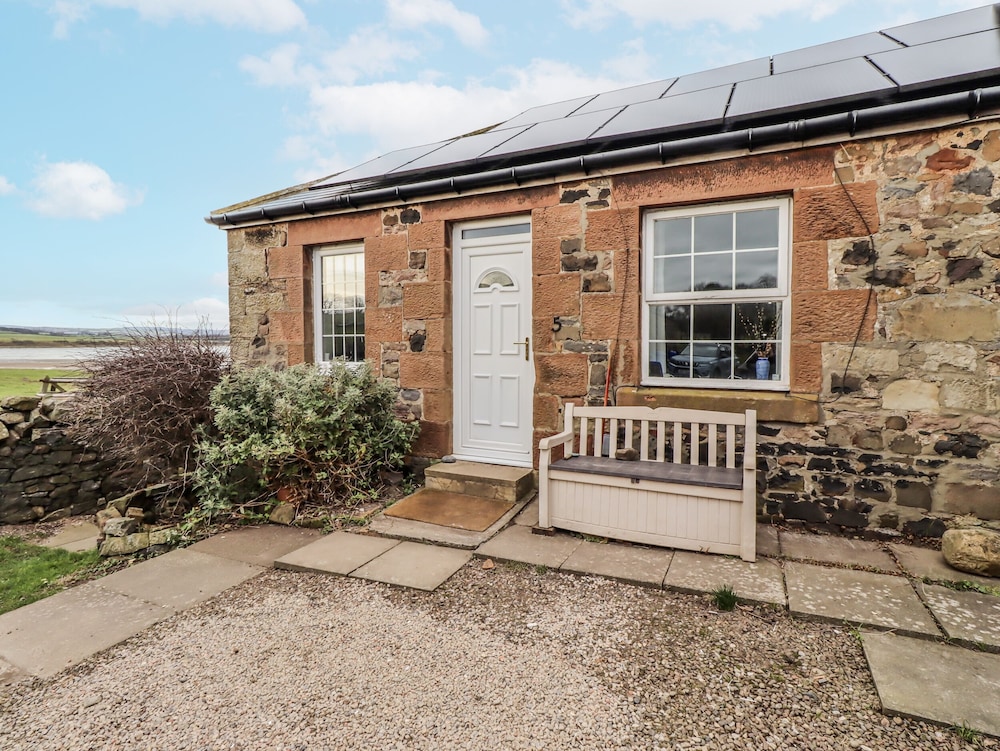 Kittiwake Cottage, Budle Bay