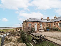 Kittiwake Cottage, Budle Bay